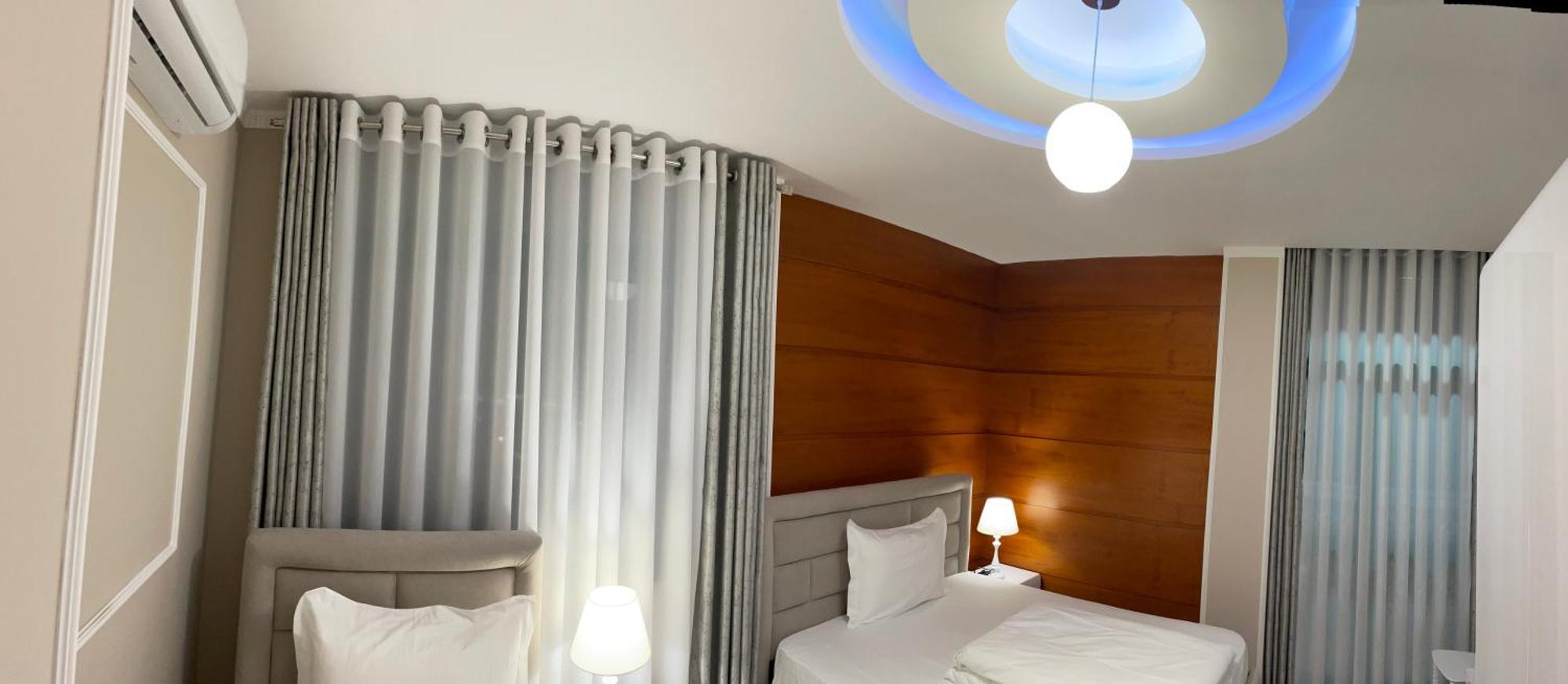 Sun Tower Luxury Suite-view From Of Center Apartament *