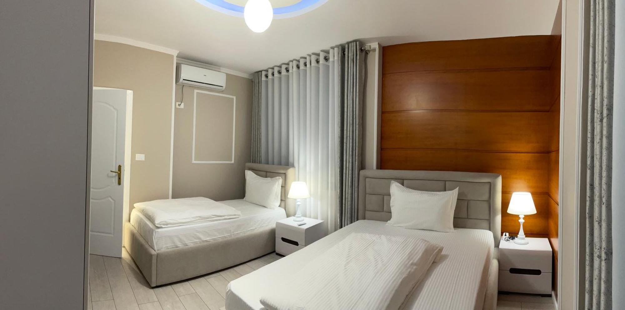 Apartament Sun Tower Luxury Suite-view From Of Center Tirana