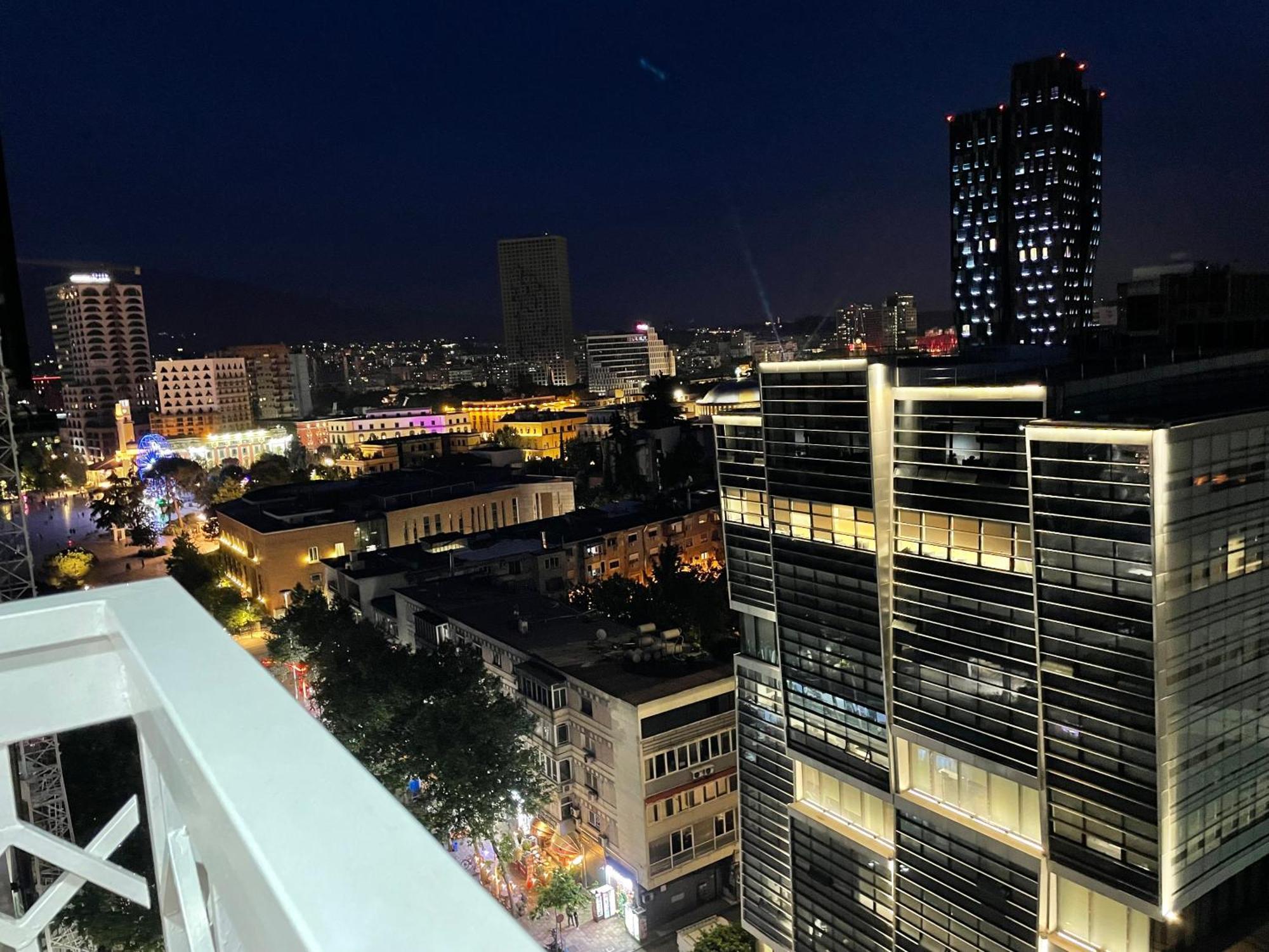Apartament Sun Tower Luxury Suite-view From Of Center