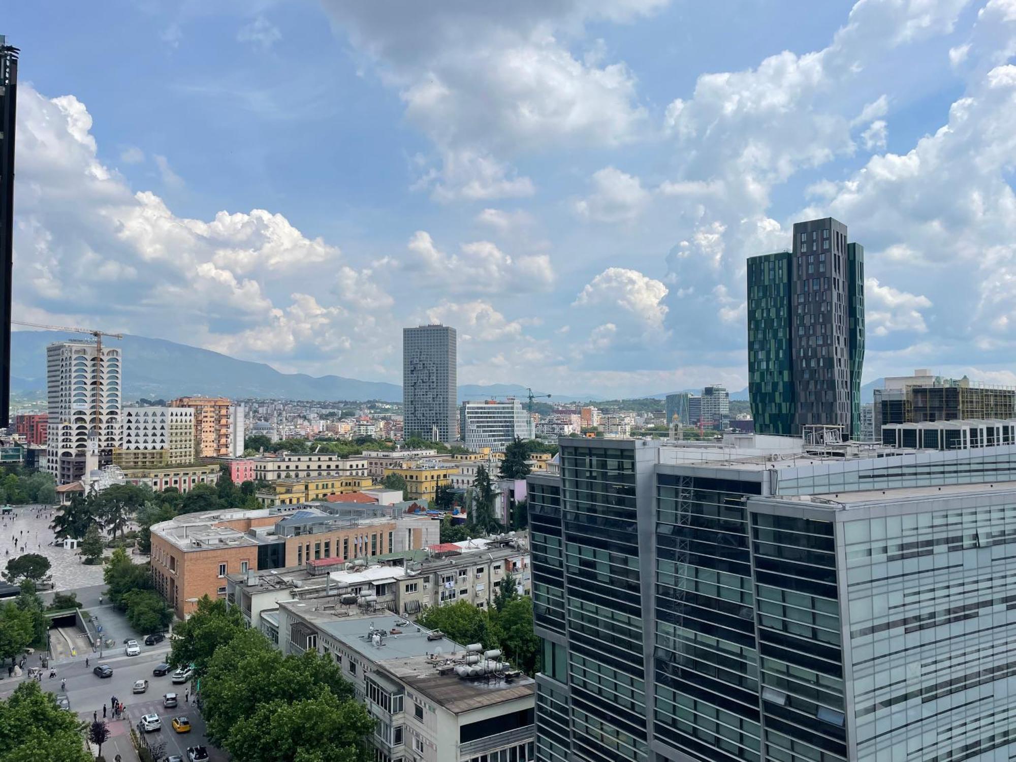 Sun Tower Luxury Suite-view From Of Center Apartament Tirana